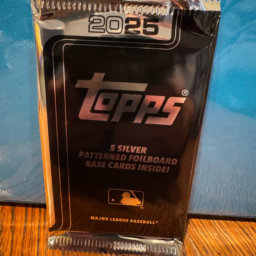 Topps 2025 Update Silver FoilBoard Pack Superbox Exclusive Sealed